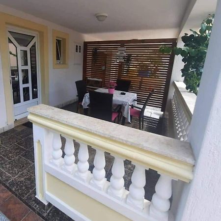 Apartments Robi- Swimming Pool And Beautiful Garden Kampor Εξωτερικό φωτογραφία