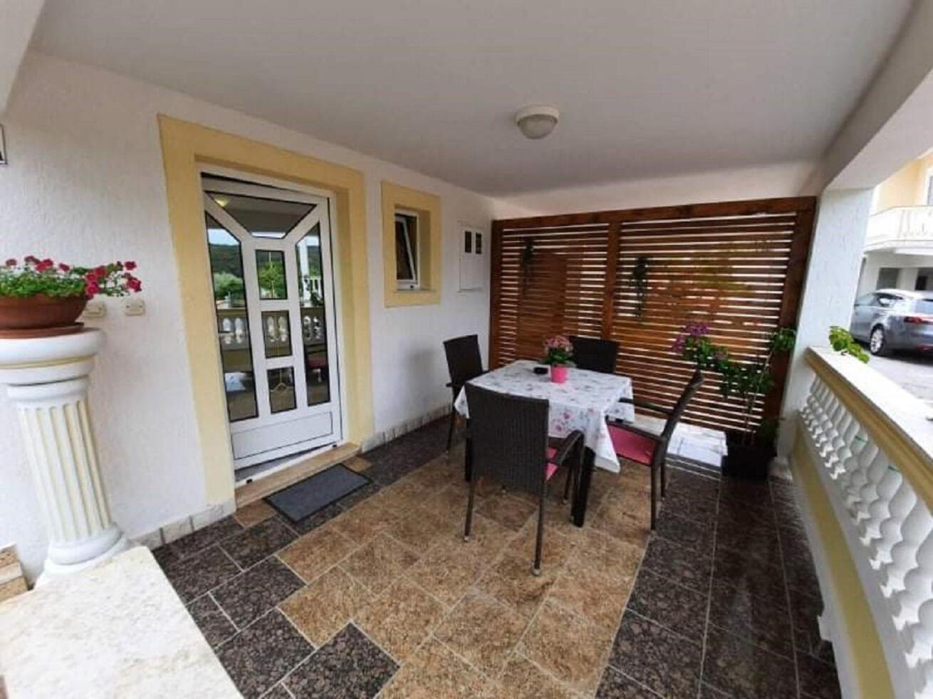 Apartments Robi- Swimming Pool And Beautiful Garden Kampor Εξωτερικό φωτογραφία