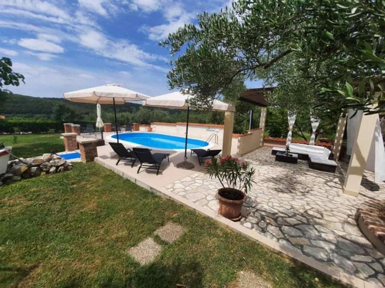 Apartments Robi- Swimming Pool And Beautiful Garden Kampor Εξωτερικό φωτογραφία