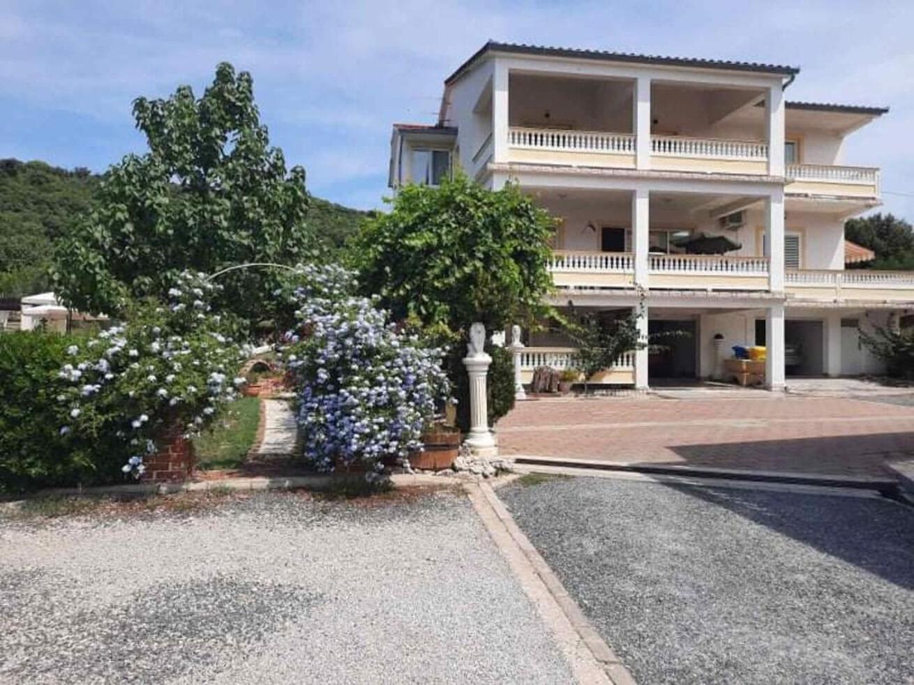 Apartments Robi- Swimming Pool And Beautiful Garden Kampor Εξωτερικό φωτογραφία