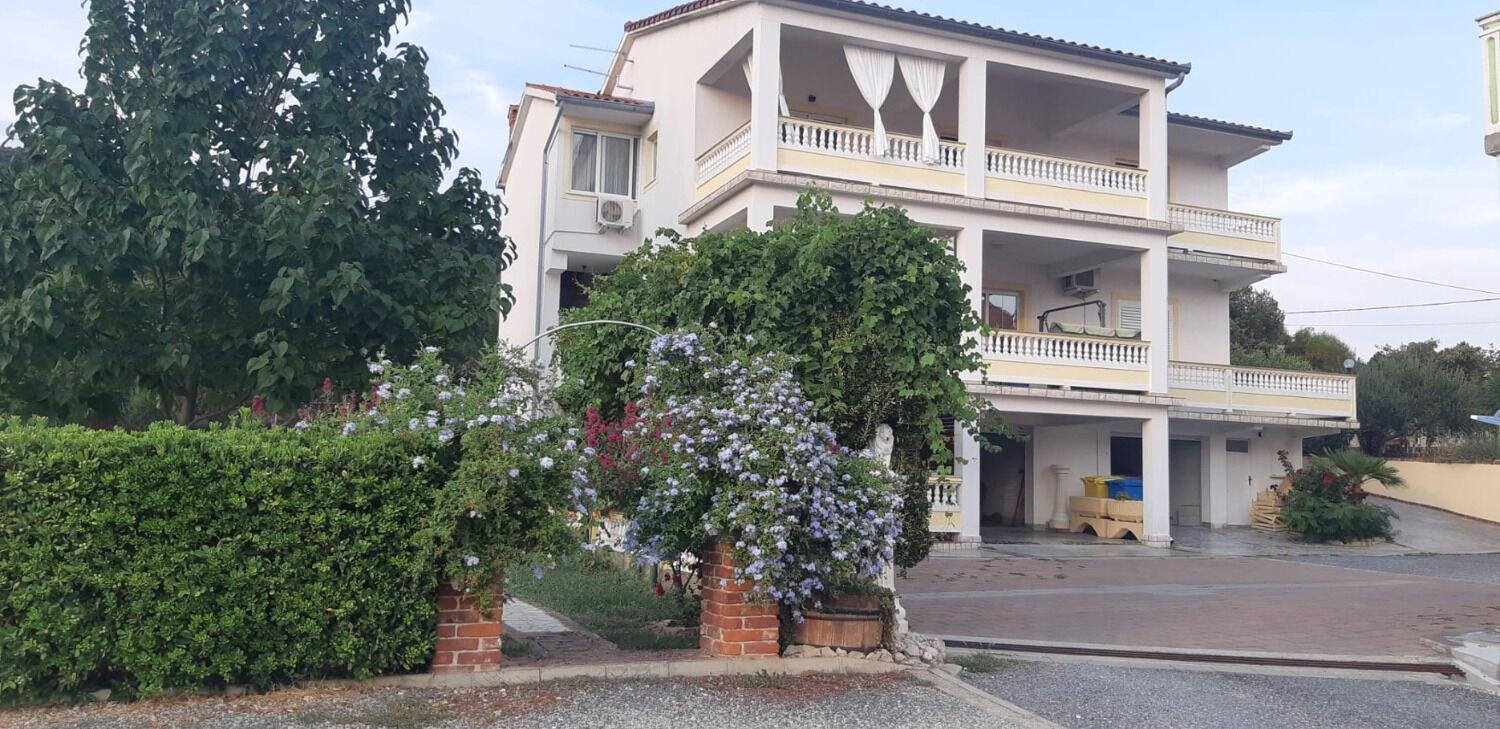 Apartments Robi- Swimming Pool And Beautiful Garden Kampor Εξωτερικό φωτογραφία