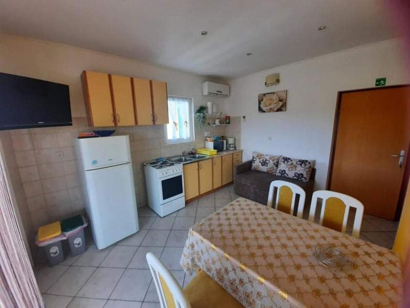 Apartments Robi- Swimming Pool And Beautiful Garden Kampor Εξωτερικό φωτογραφία